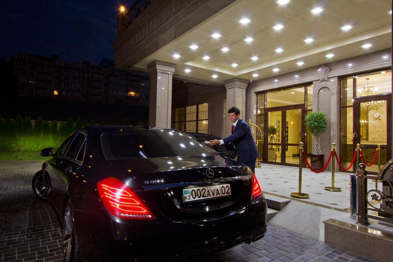 plaza hotel almaty адрес